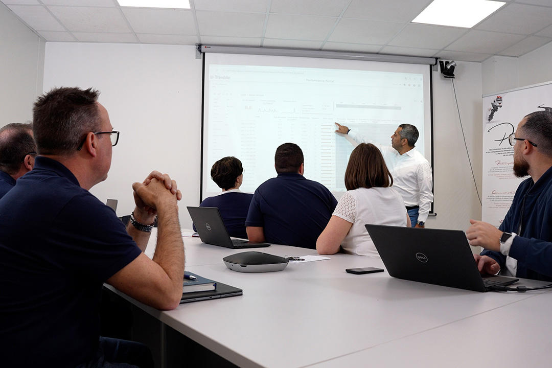 Salle de réunion avec les collaborateurs